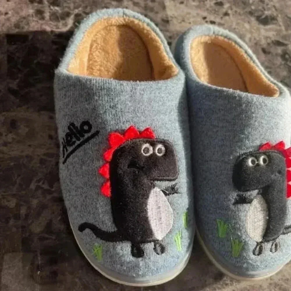 INMINPIN Boys House Slippers Size Kids 14-14.5 Blue slip-on  Dinosaur-themed